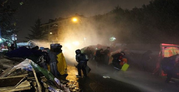 Validebağ’da polis saldırıyor, direniş devam ediyor: Korumuzda çarşamba günü buluşuyoruz!